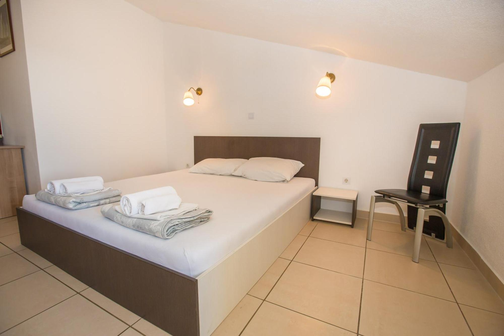 Monsena Gasthuis 4*